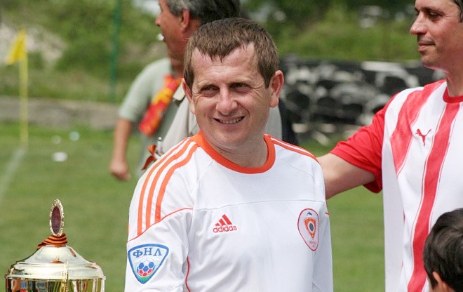 «Перлина», 1997-1999, 64 матчі, 3 голи   «Чорноморець», 2000-2001, 49 матчів, 3 голи