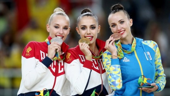 Золото в Ріо завоювала вихованка Аміни Заріпова, росіянка Маргарита Мамун, а срібною медалісткою стала трінадцатікратная чемпіонка світу Яна Кудрявцева