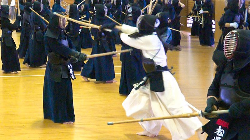 Кіхаку (дух), правильне володіння бамбуковим мечем, і фумікомі (крок з твердої постановкою ноги) - ось умови юко-датоцу (ефективного удару)