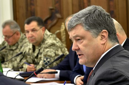 На засіданні Ради національної безпеки і оборони президент країни Петро Порошенко заявив, що Україна введе біометричний контроль (відбитки пальців, цифрове фото) для громадян інших держав, які перетинають державний кордон