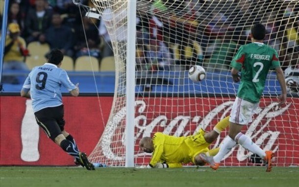 Правда, великої поразки «Бафана-Бафана» все ж не заслуговувала, а два голи уругвайців припали на останні 10 хвилин матчу