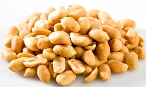 Насіння арахісу, які називають земляним горіхом, містять складні вуглеводи, які не впливають на рівень цукру в крові, а також білки і жири, необхідні для забезпечення нормального функціонування організму