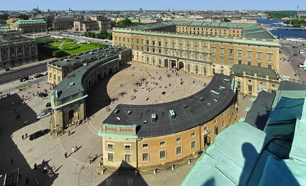 Палац і раніше залишається резиденцією Його Величності Короля, і саме тут проводяться основні монархічні представництва