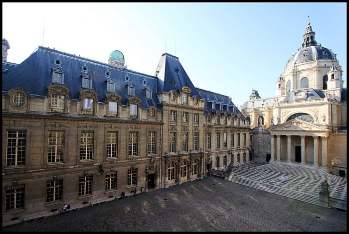 Кращі державні платні і безкоштовні університети Франції
