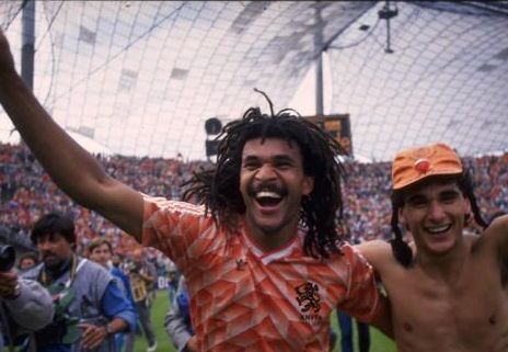 Нідерланди виграли 2: 0 і чекали свого першого великого футбольного трофея
