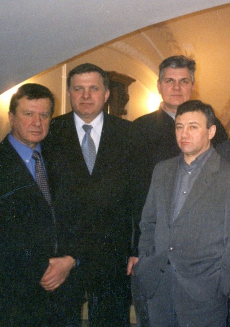 А крайній зліва, схоже, Зубков, прем`єр-міністр РФ в 2007-2008 рр