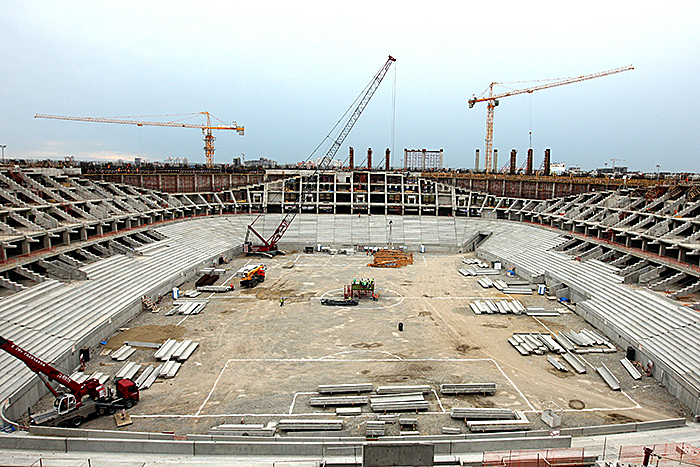 Зводити стадіон буде турецька ESTA Constructions, яка займається будівництвом «Магнітів» по ​​всій Росії