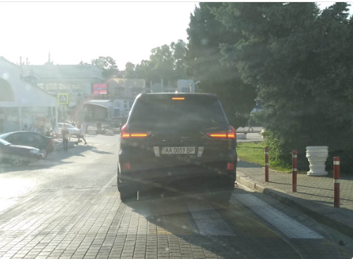 У включеному Севастополі був помічений позашляховик з автопарку Верховної Ради України