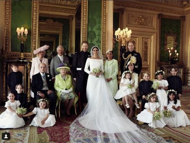 Герцог і герцогиня Сассекському випустили три офіційні фотографії з дня свого весілля